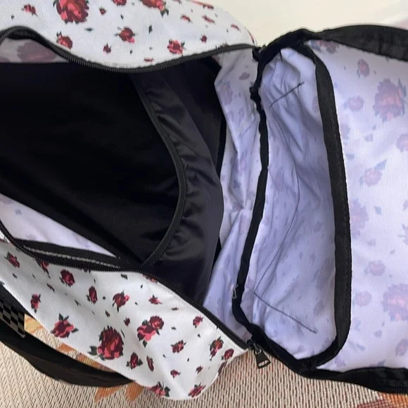 VANS Ranger 2 Prints Roses White Women's Backpack VN0A7UFM3KS
NWT - Picture 9 of 16